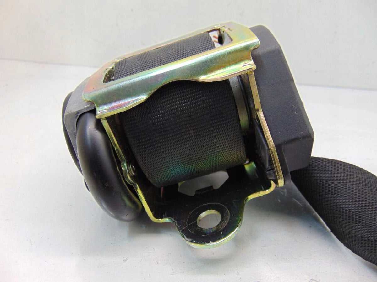 SEAT BELT RIGHT REAR 3-ROW VOLVO XC90 (2002-2006)