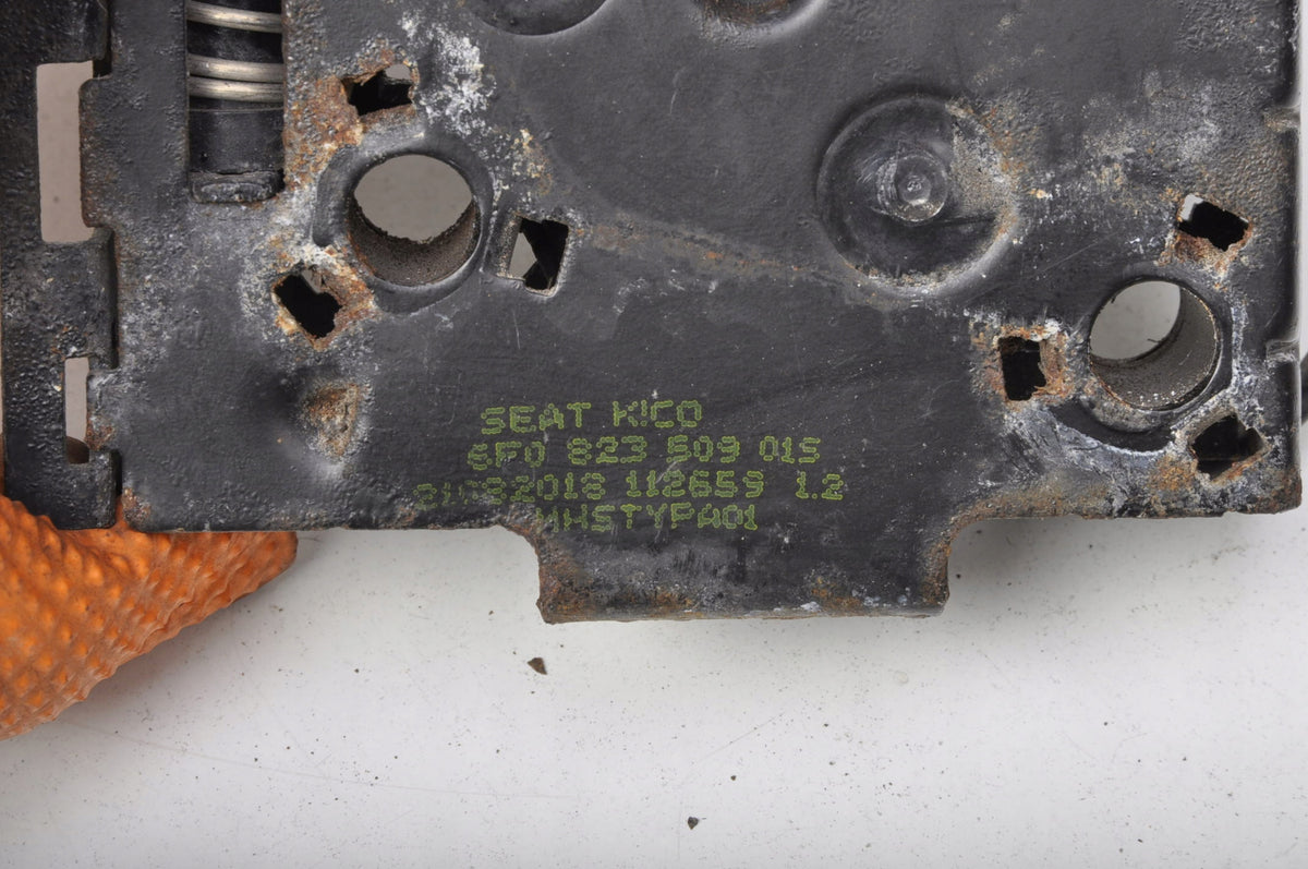 SEAT IBIZA V LOCK MASK 6F0823509015