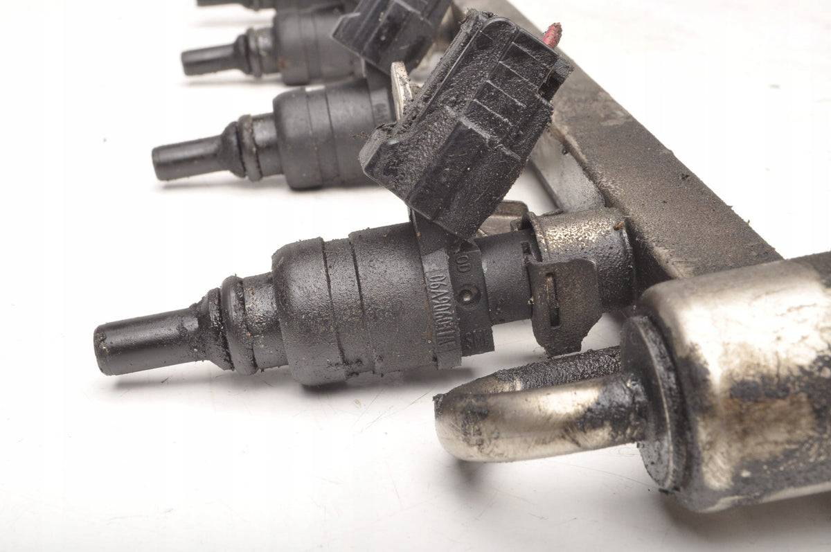 SEAT LEON AND 1.8 INJECTION RAIL 06A906031AF
