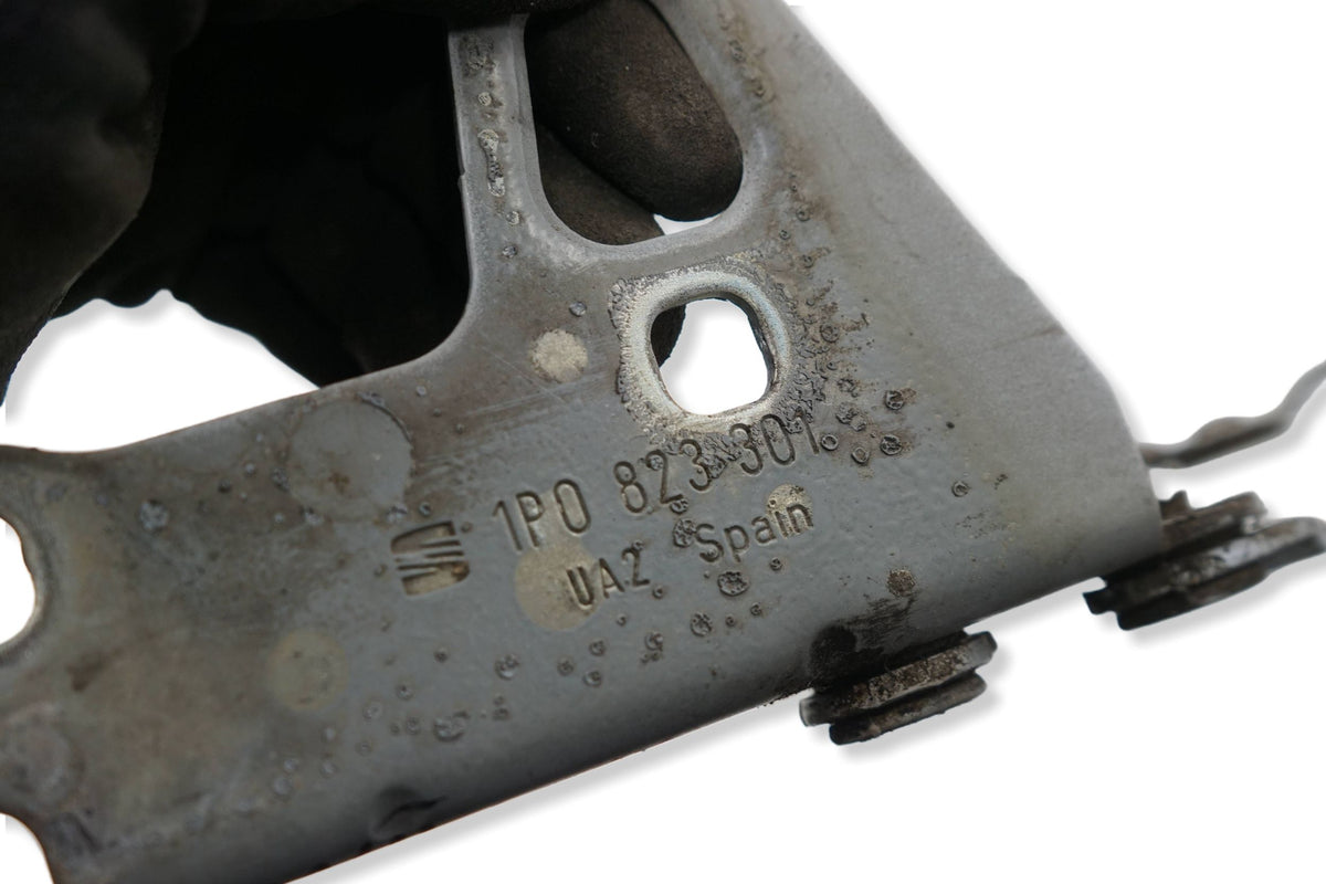 SEAT LEON II LIFT 12r MASK HINGE LEFT 1P0823301