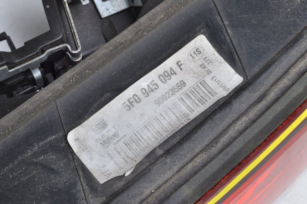 SEAT LEON III LAMP RIGHT REAR FLAP UK 5F0945094F