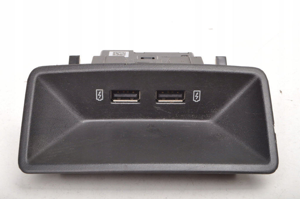 SEAT LEON III SOCKET PANEL USB PORT REAR 5Q0035726L