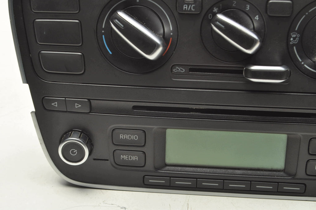 SKODA CITIGO RADIO 1ST035156Q 1ST820045N