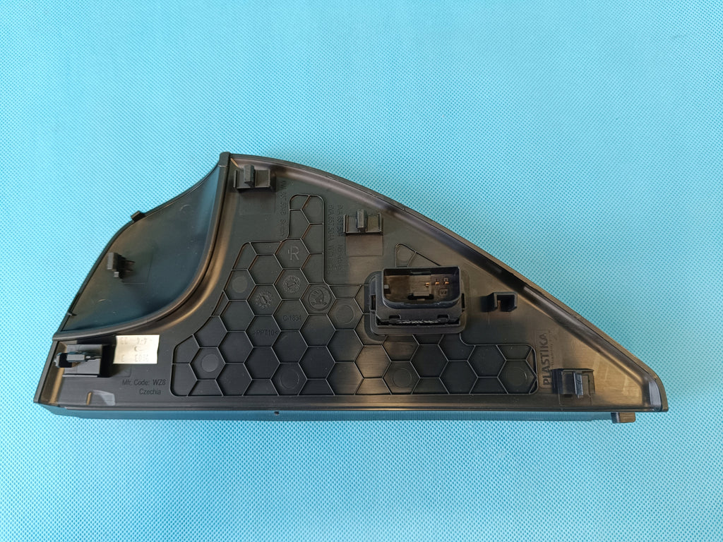 SKODA FABIA 4 MONTE CARLO 1.5TSI 2023R CONSOLE BOARD COVER RIGHT 6VA857504