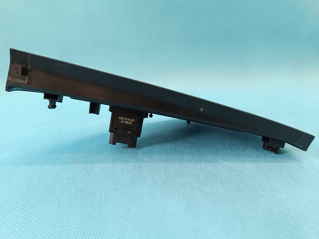 SKODA FABIA 4 MONTE CARLO 1.5TSI 2023R CONSOLE BOARD COVER RIGHT 6VA857504