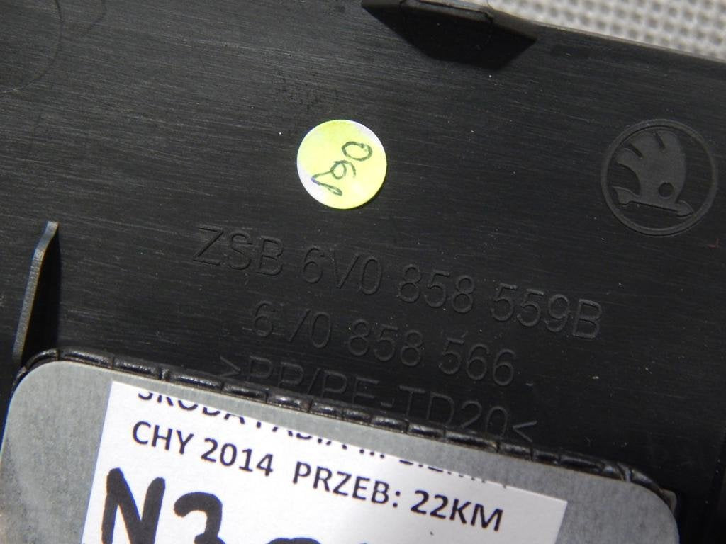 SKODA FABIA III STEERING WHEEL HOUSING 6V0858559B