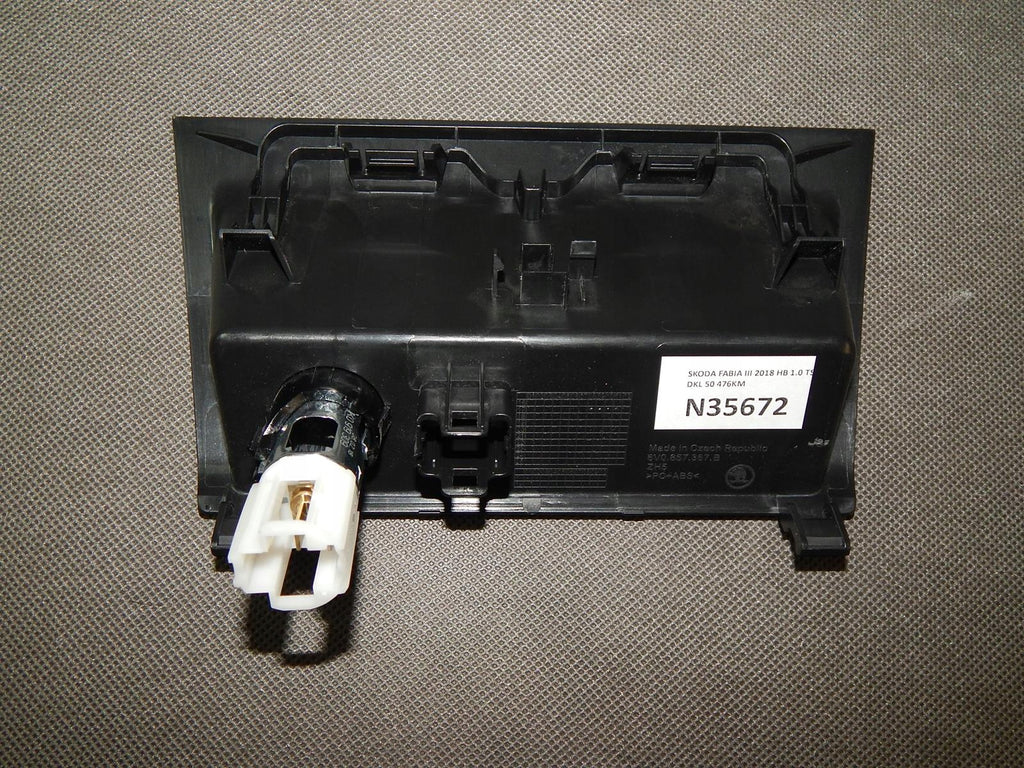 SKODA FABIA III USB PANEL LIGHTER 6V0857367B