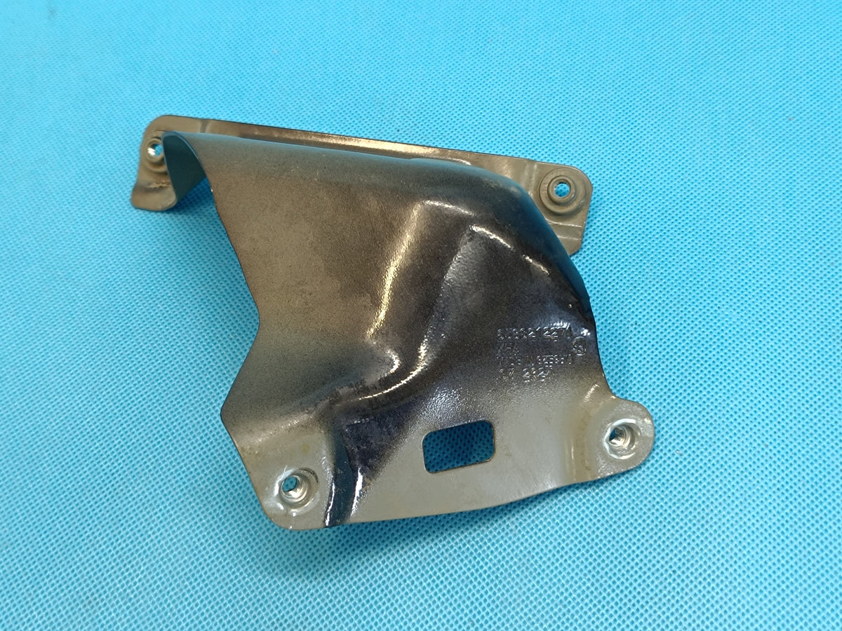 SKODA KAMIQ 2024 R LIFT 1,5 TSI FENDER MOUNT LEFT FRONT 658821227A