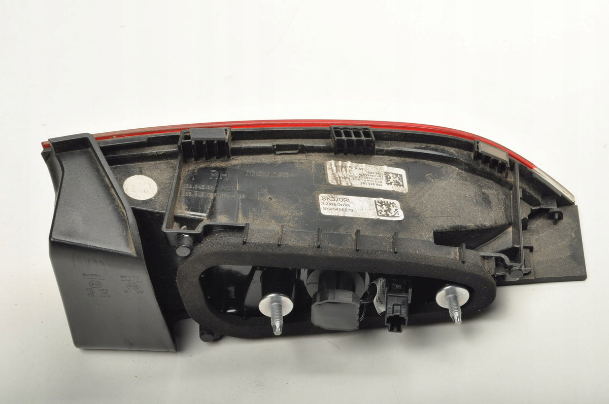 SKODA KAMIQ LAMP RIGHT REAR FLAP 658945094