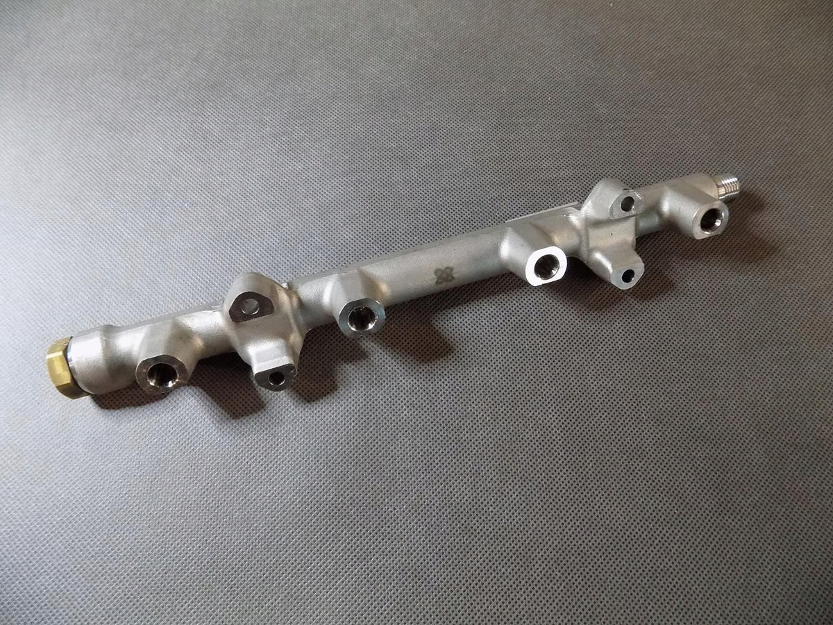 SKODA KAROQ INJECTION RAIL 05E133320