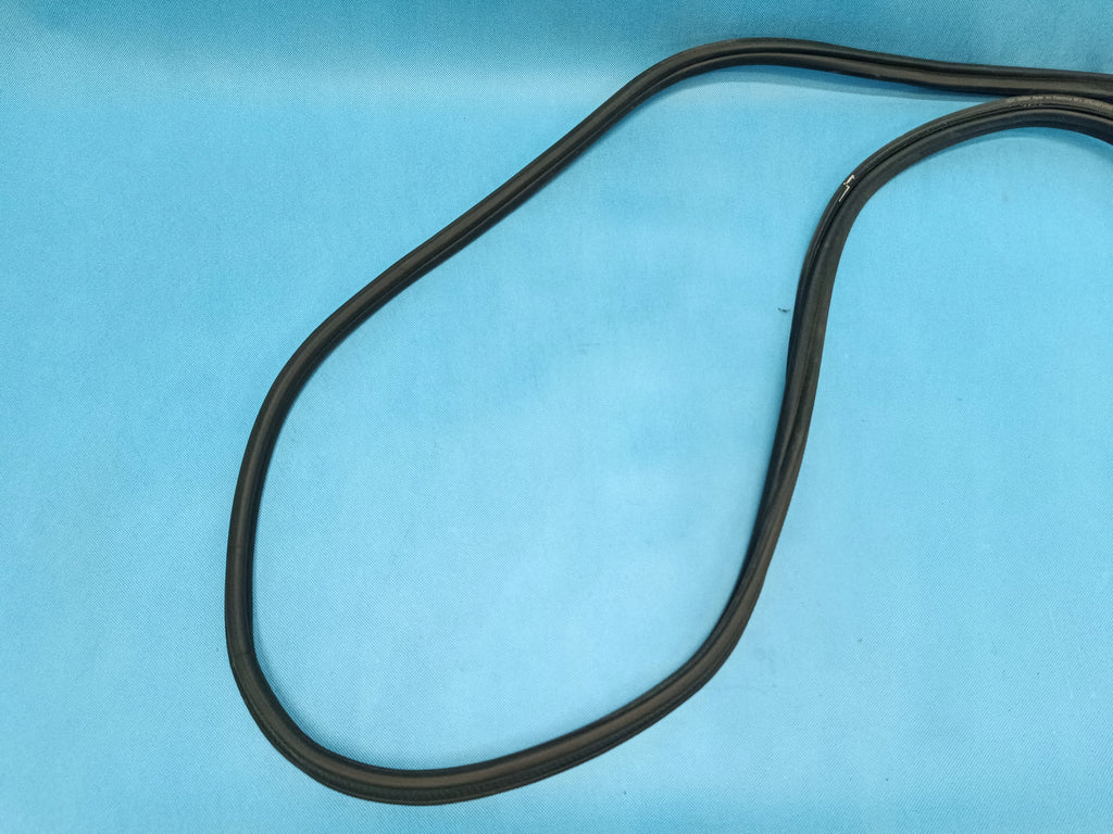 SKODA KAROQ LIFT 1.5 TSI 110KW 2023 R TRUNK SEAL 575827705