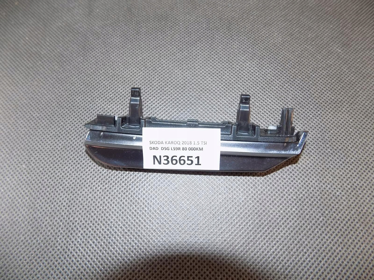 SKODA KAROQ STRIP DECOR BOARD 57B858417B