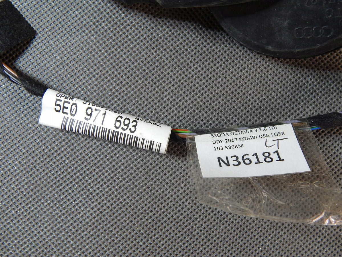 SKODA OCTAVIA 3 DOOR HARNESS LEFT REAR 5E0971693
