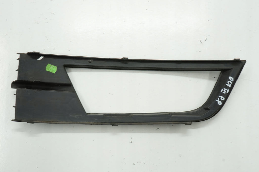 SKODA OCTAVIA III 12-16R BUMPER GRILLE FRONT 5E0807682