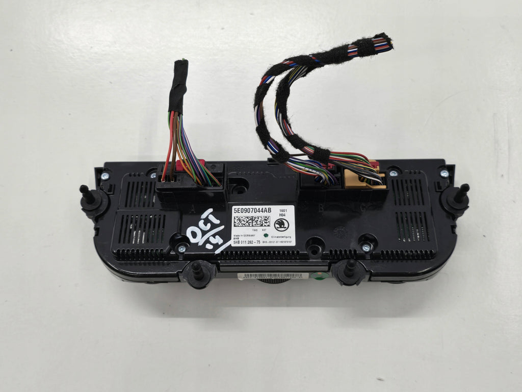 SKODA OCTAVIA III 16R AIR CONDITIONING PANEL 5E0907044AB