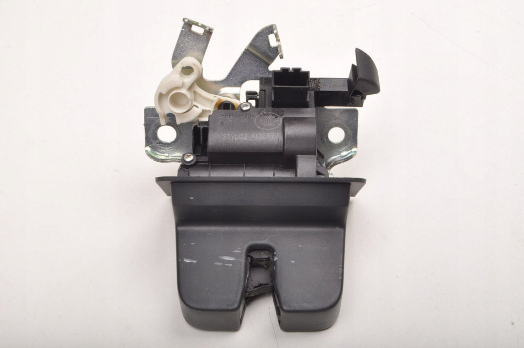 SKODA OCTAVIA IV TAILGATE LOCK 654827505 4 PINS
