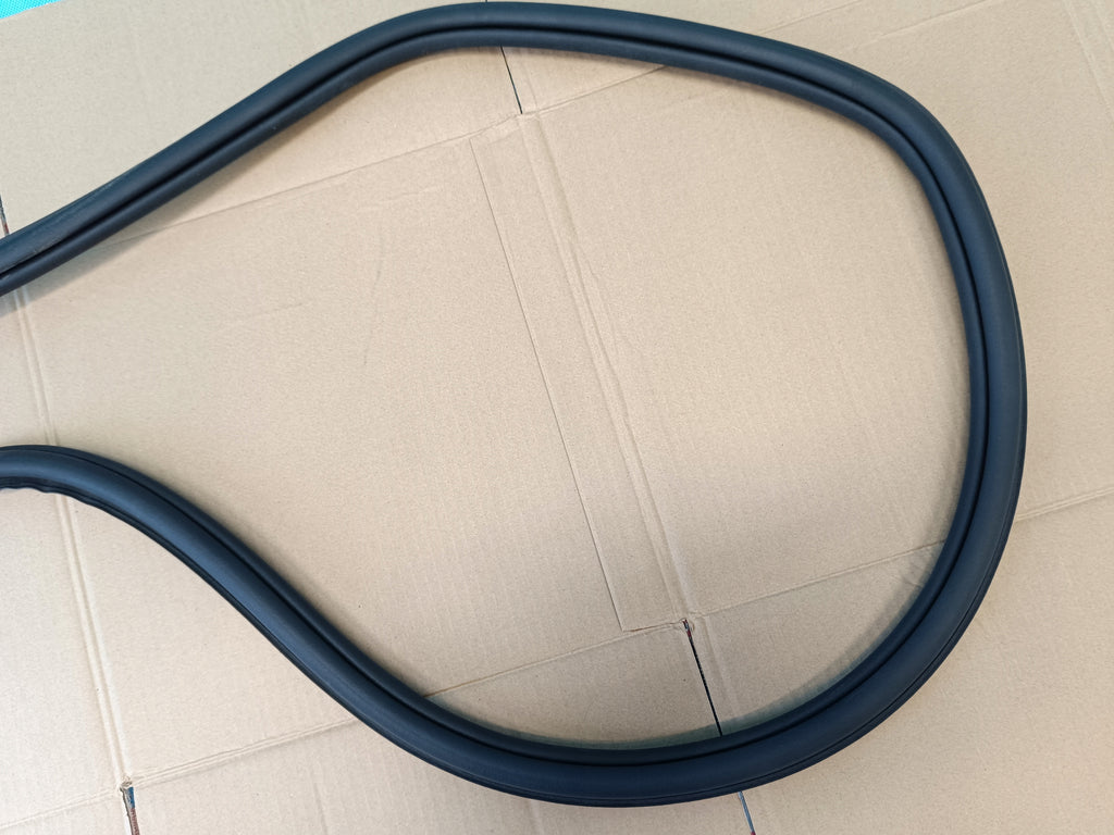 SKODA SUPERB 3 COMBI 2.0 TFSI 206KW 4X4 2018R GASKET LEFT REAR 3V9867367B