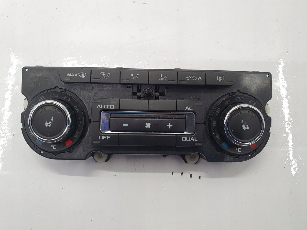 SKODA SUPERB II AIR CONDITIONING PANEL 3T0907044AG