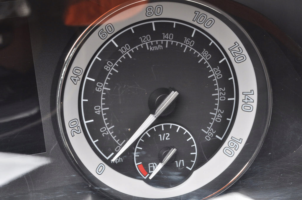 SKODA SUPERB III 2.0 TDI COUNTER CLOCKS 3V0920911 UK