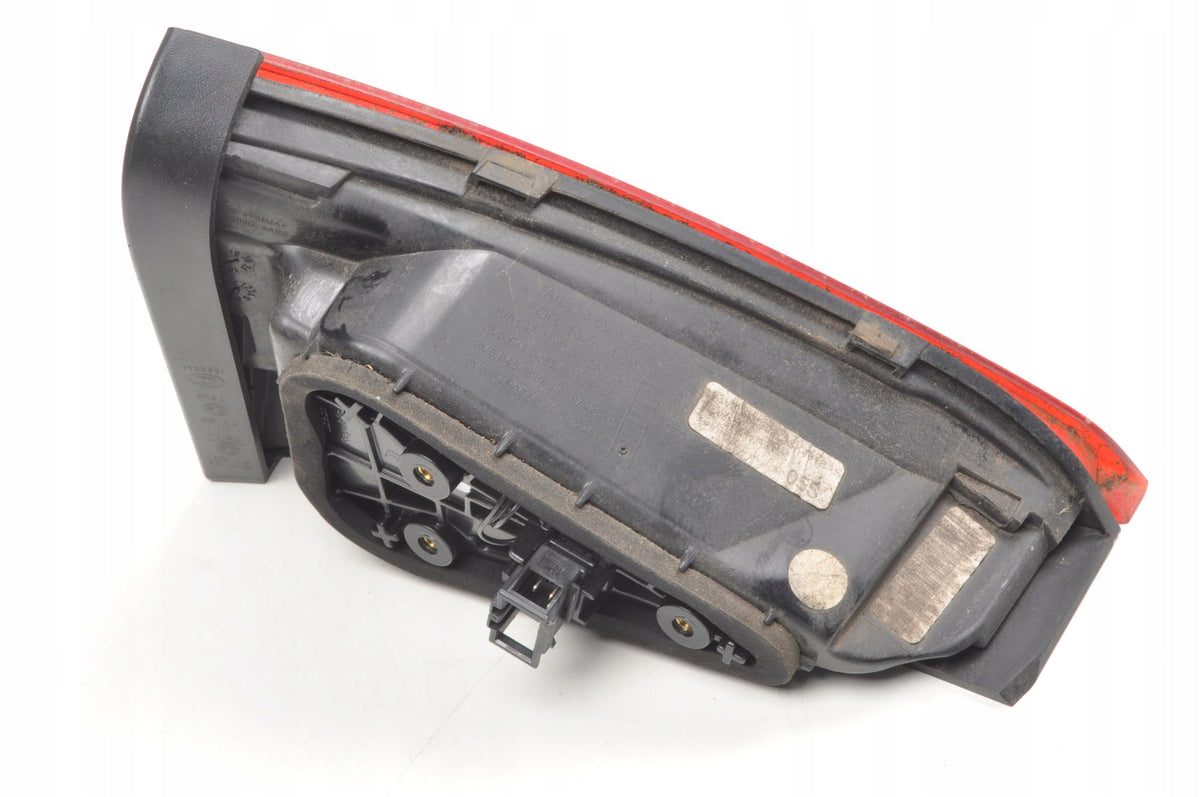 SKODA SUPERB III LAMP RIGHT REAR IN FLAP 3V5945308D