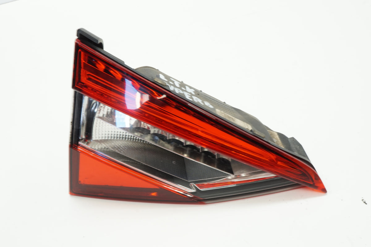 SKODA SUPERB III SEDAN 16R LAMP LEFT REAR FLAP 3V5945307B