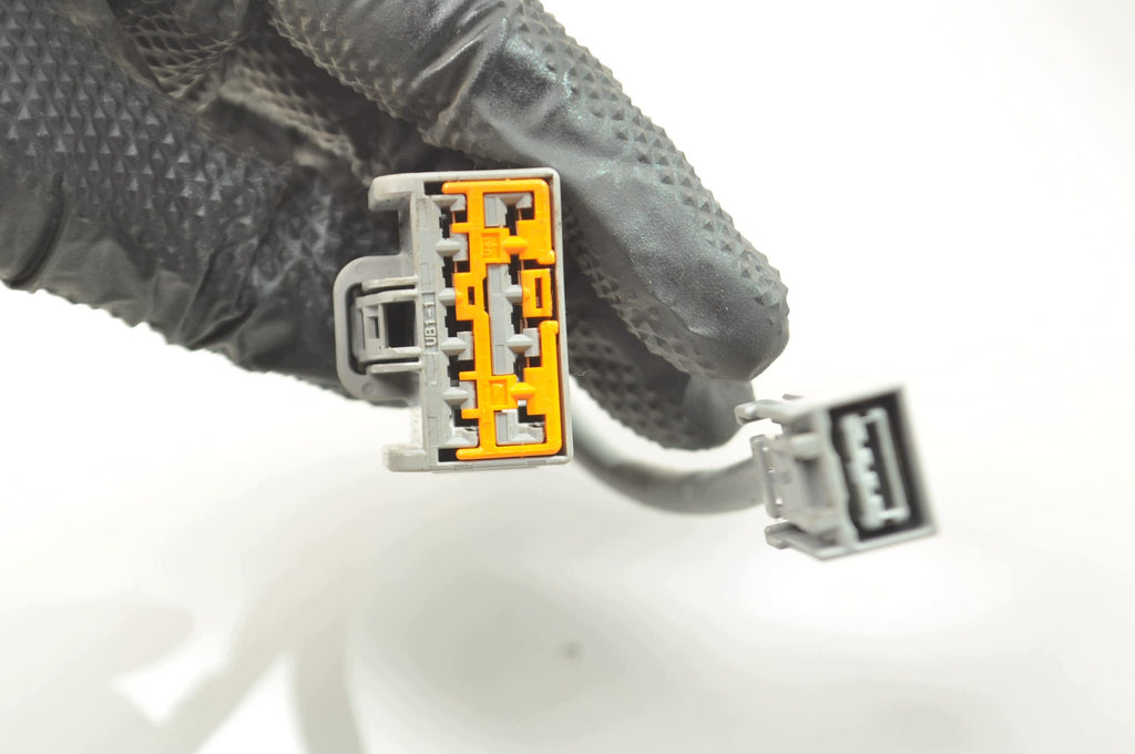 SOCKET PORT USB INPUT VOLVO C30 LIFT 8M5T-19A164-VA 31285608 31275197