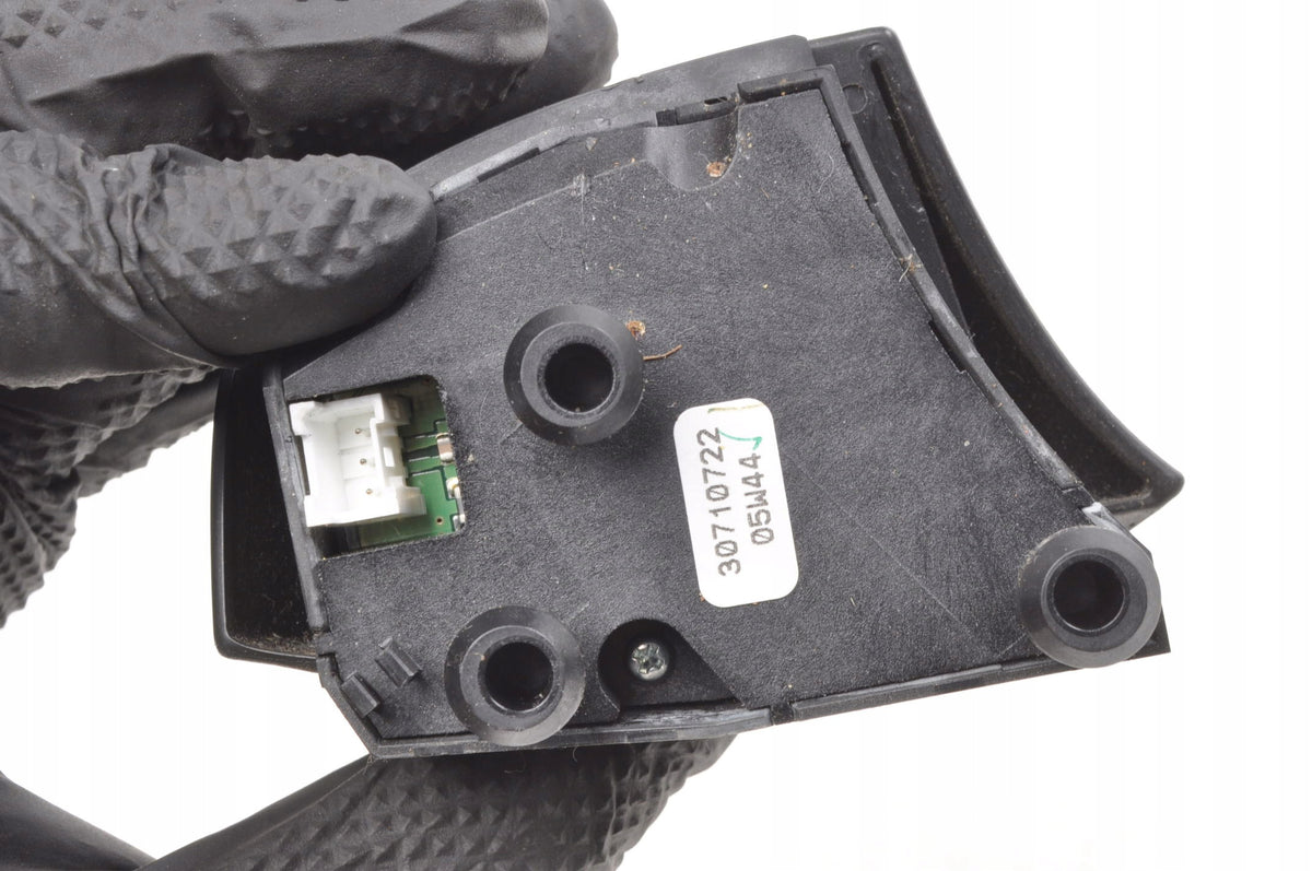 STEERING WHEEL BUTTONS VOLVO C30 C70 S40 II V50 30710722