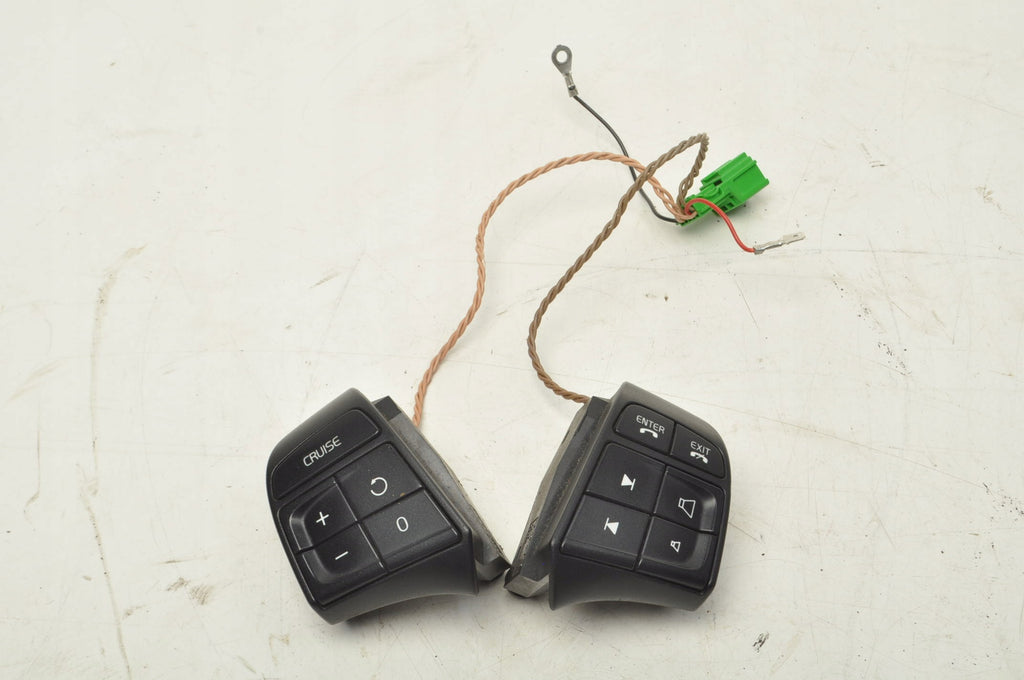 STEERING WHEEL BUTTONS VOLVO S40 II V50 30739640 30739638