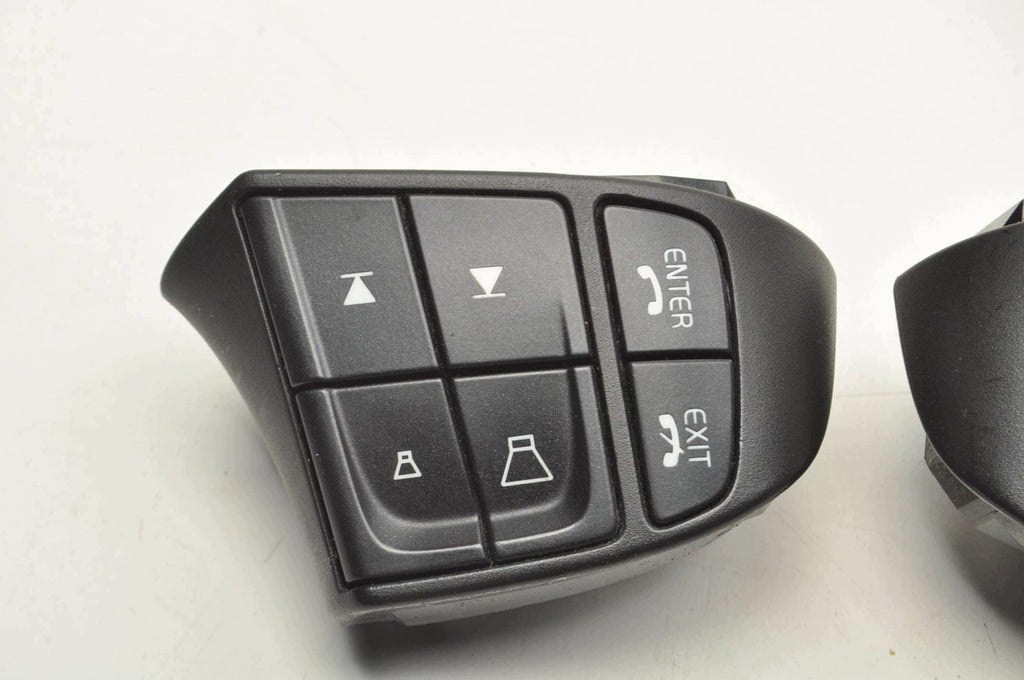 STEERING WHEEL BUTTONS VOLVO S40 II V50 31313951 31313949 SET