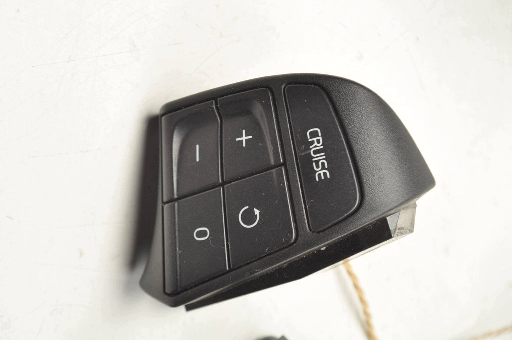 STEERING WHEEL BUTTONS VOLVO S40 IIV50 C70 C70 II 31313949 31313951 31295571