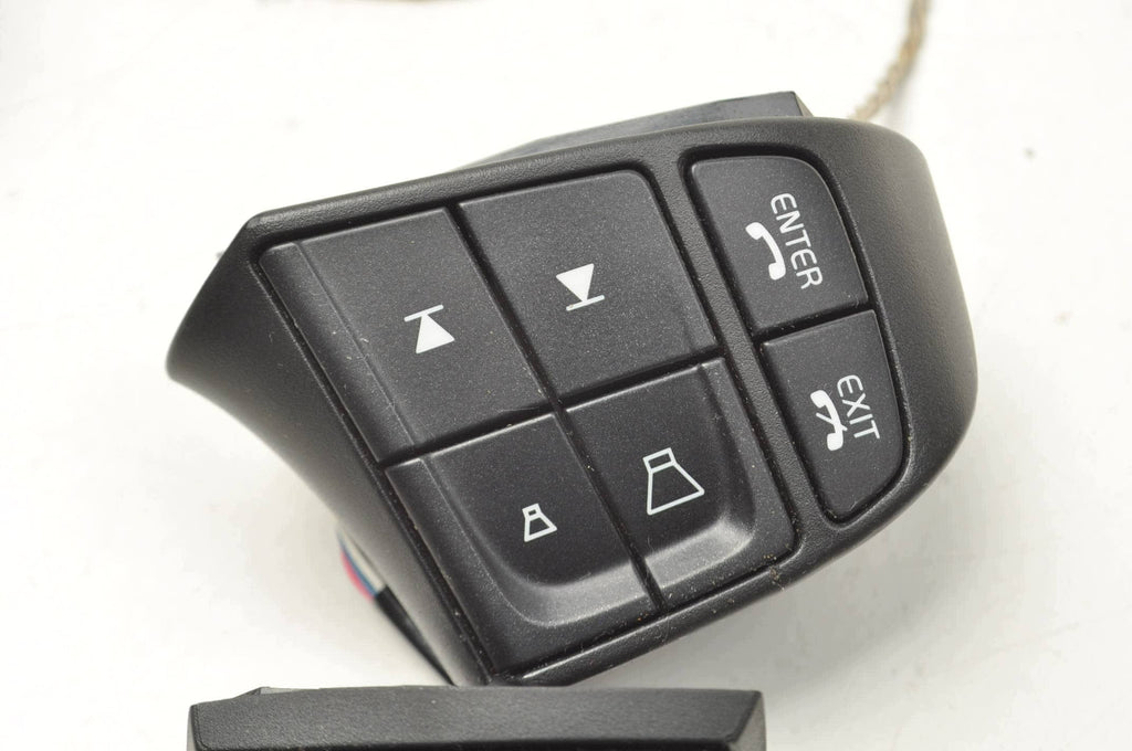 STEERING WHEEL BUTTONS VOLVO S40 IIV50 C70 C70 II 31313949 31313951 31295571