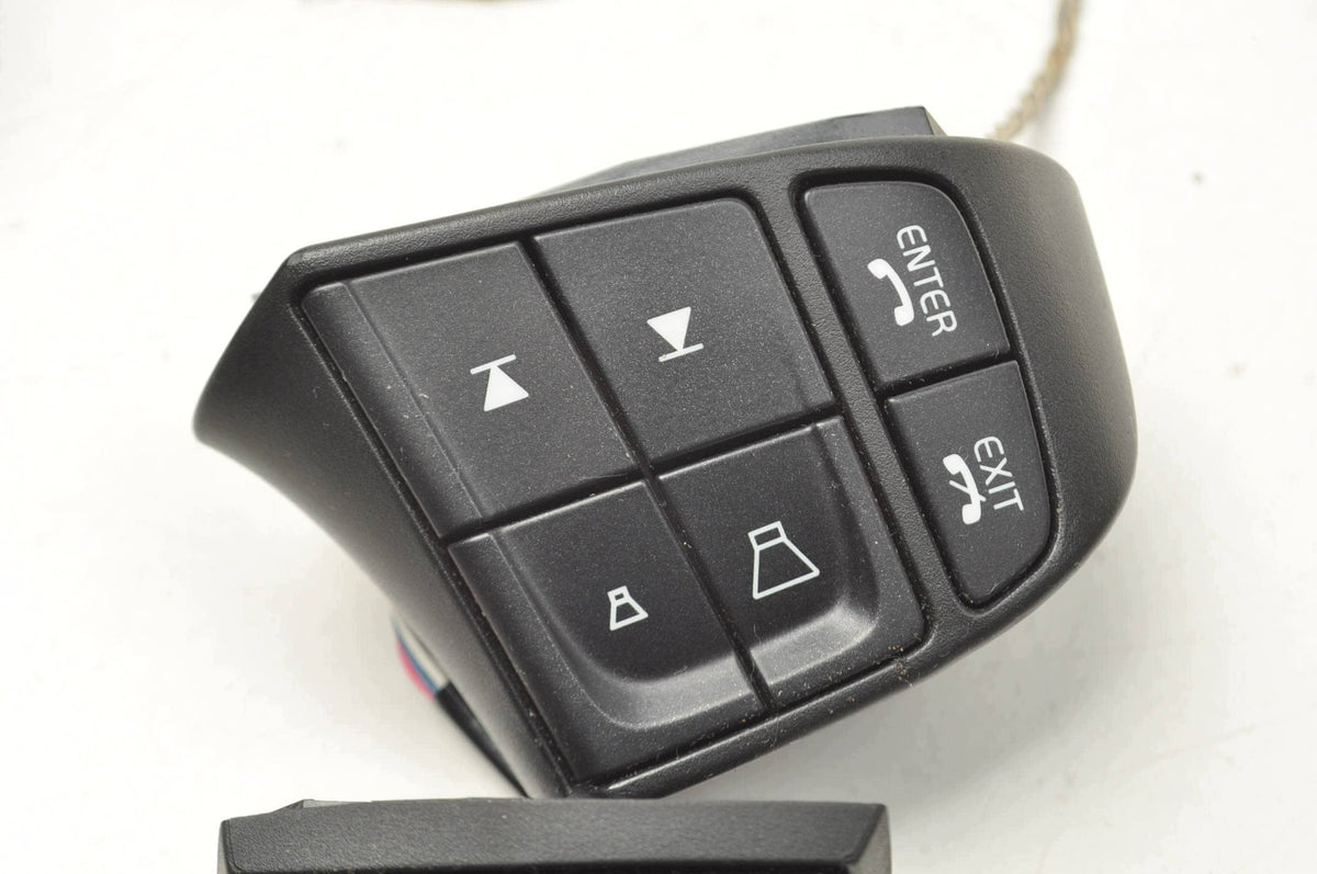 STEERING WHEEL BUTTONS VOLVO S40 IIV50 C70 C70 II 31313949 31313951 31295571