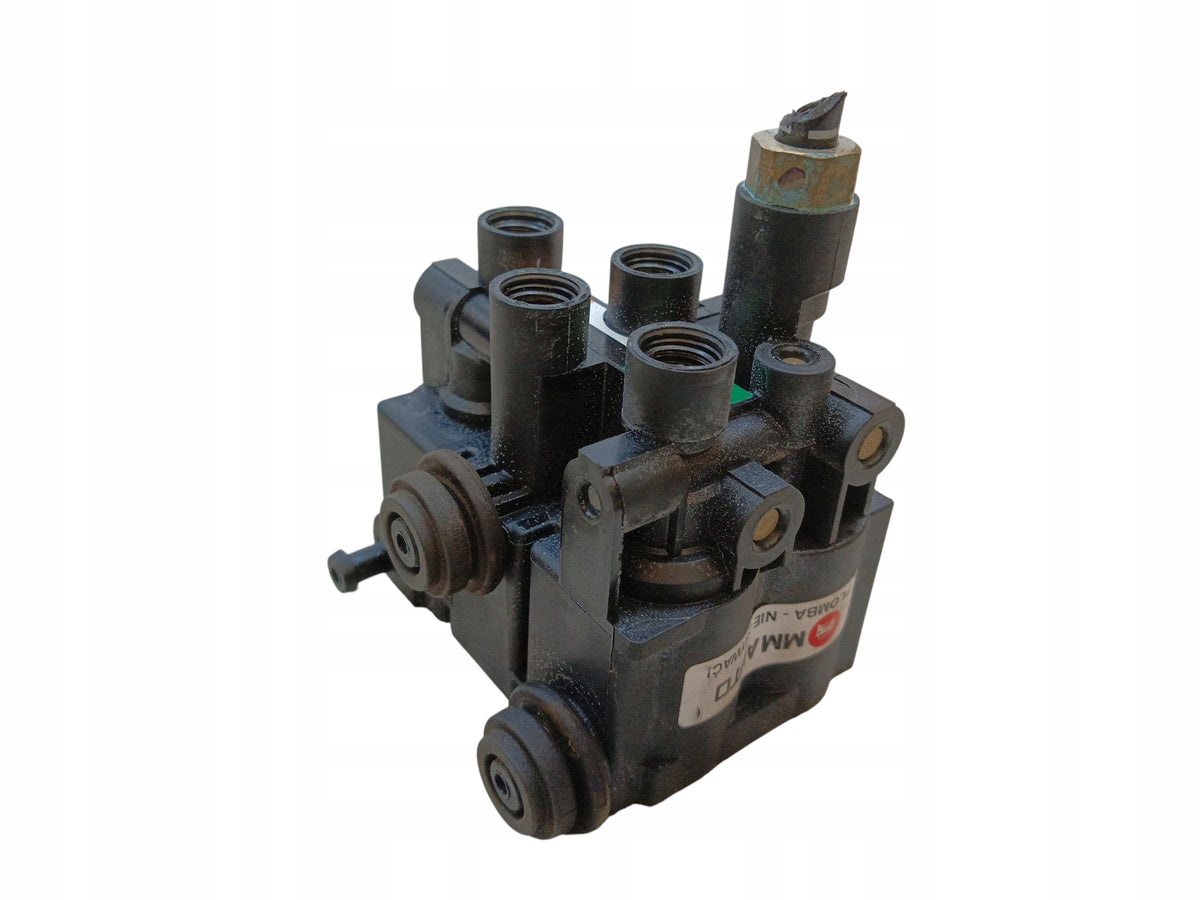 SUSPENSION DISTRIBUTOR PNEUMATICS REAR LAND ROVER DEFENDER II L663