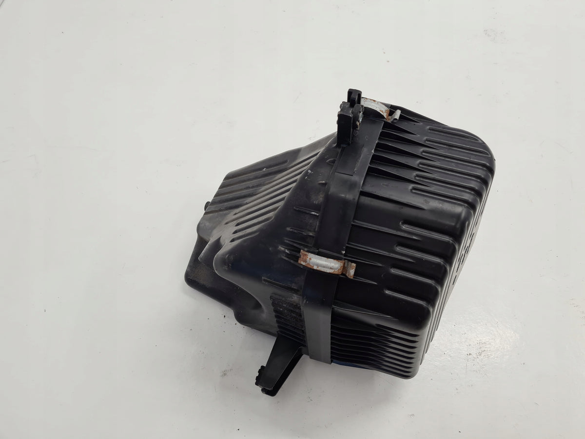SUZUKI GRAND VITARA II AIR FILTER HOUSING 2.4B
