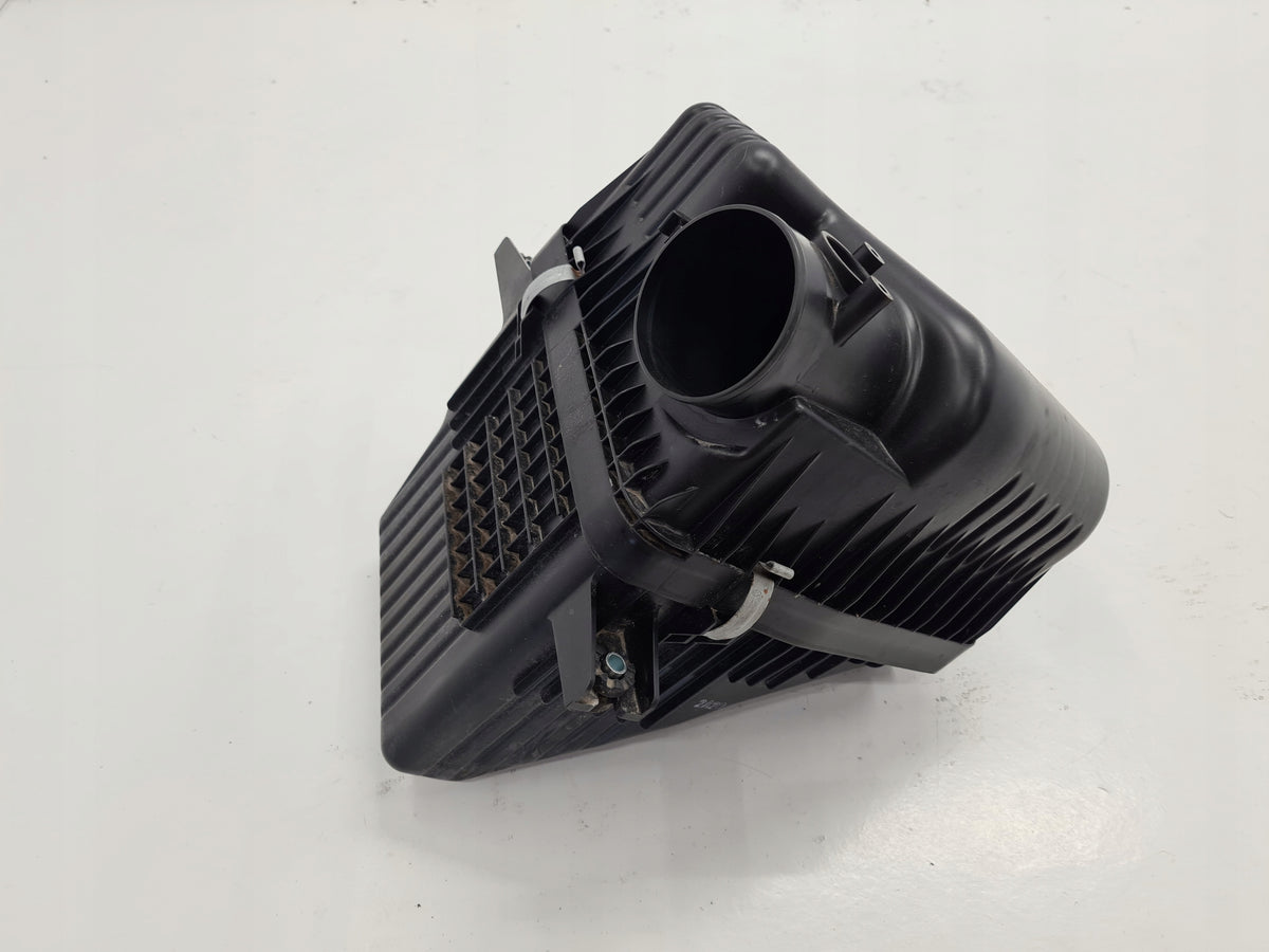 SUZUKI GRAND VITARA II AIR FILTER HOUSING 2.4B