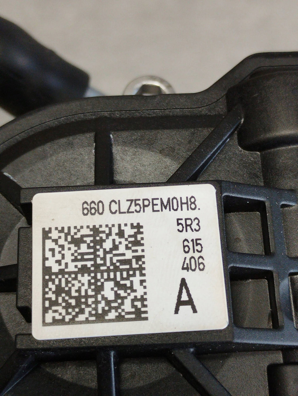 Seat Leon IV 2024 CLAMP RIGHT REAR ELECTRIC 5R3615406A