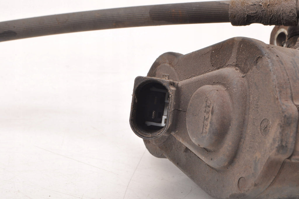 TIGUAN 5N PASSAT B7 AUDI Q3 AND BRAKE CALIPER LEFT REAR