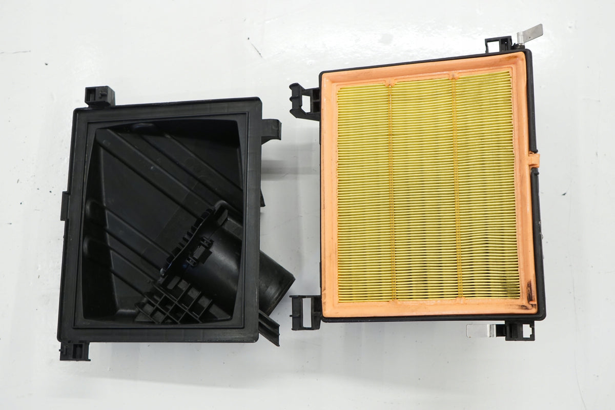 TOYOTA AURIS II E18 LIFT AIR FILTER HOUSING 1.6D 3465454