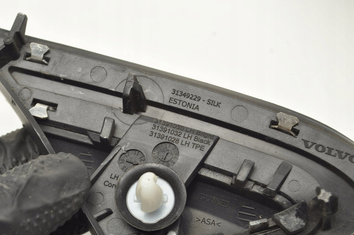 TRIANGLE CAP LEFT VOLVO V40 II 31349229