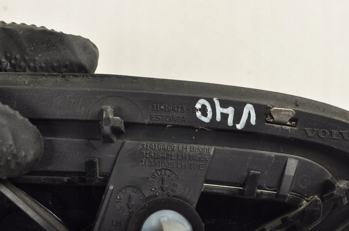 TRIANGLE FENDER GUARD LEFT VOLVO V40 II 31416473