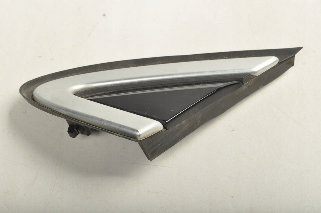 TRIANGLE FENDER GUARD LEFT VOLVO V40 II 31416473