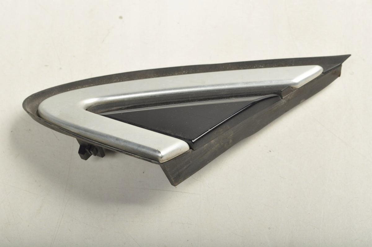 TRIANGLE FENDER GUARD LEFT VOLVO V40 II 31416473