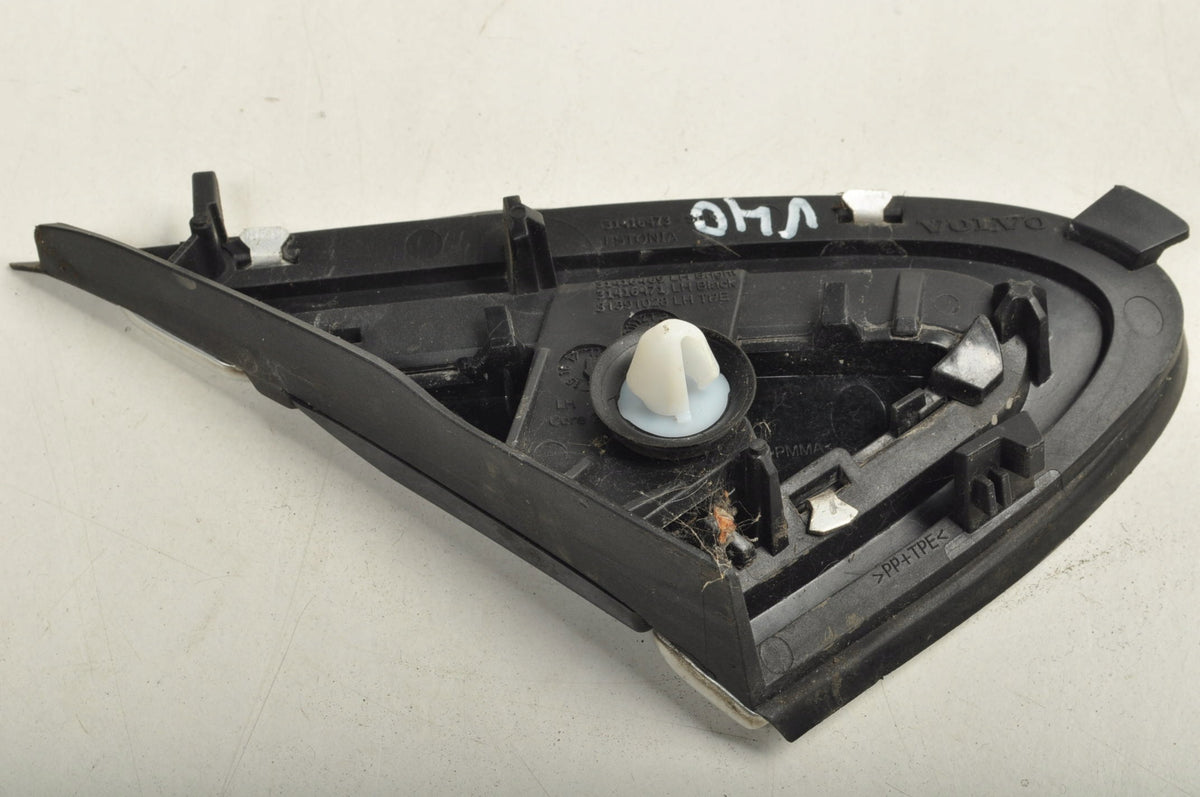TRIANGLE FENDER GUARD LEFT VOLVO V40 II 31416473