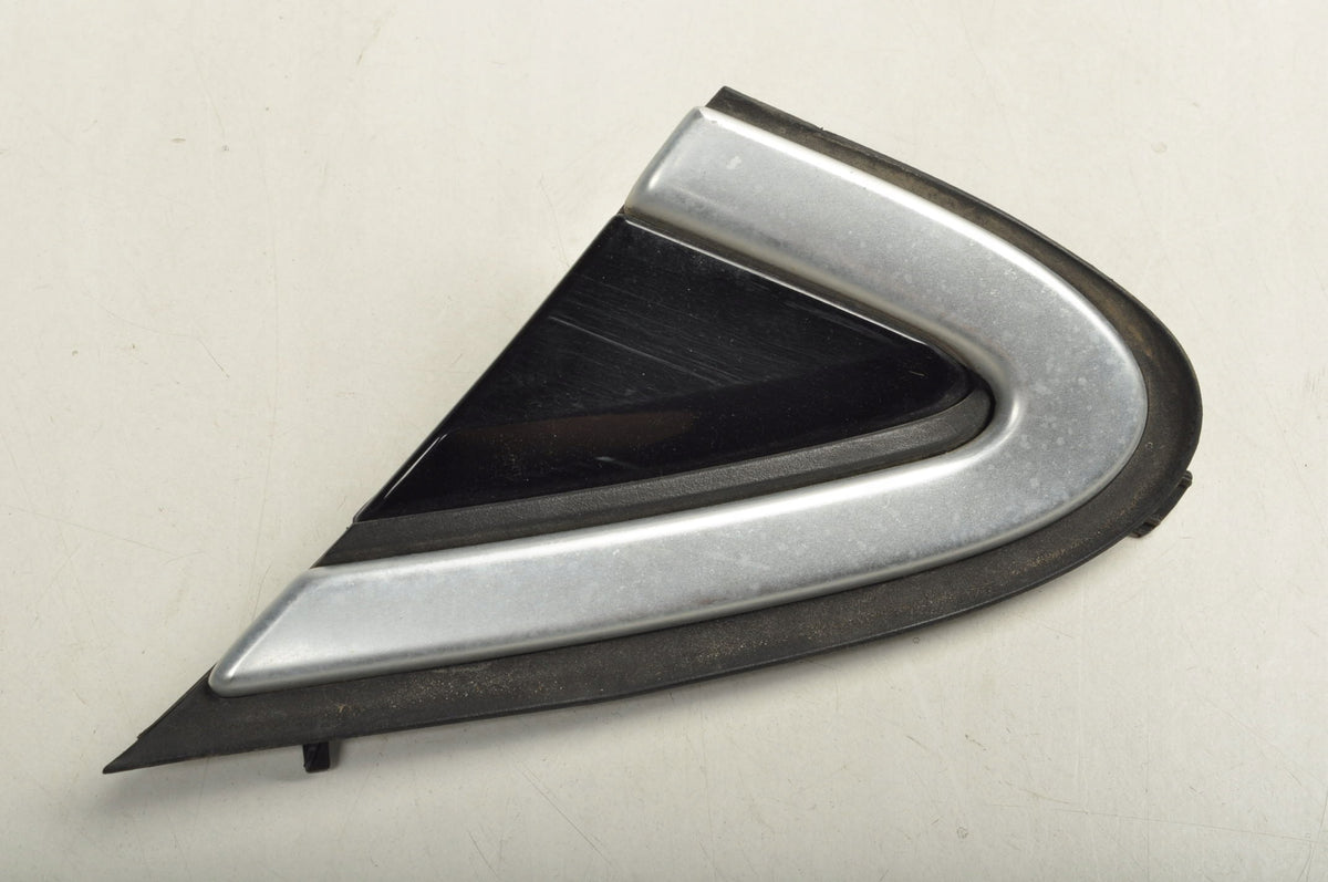 TRIANGLE FENDER GUARD LEFT VOLVO V40 II 31416473