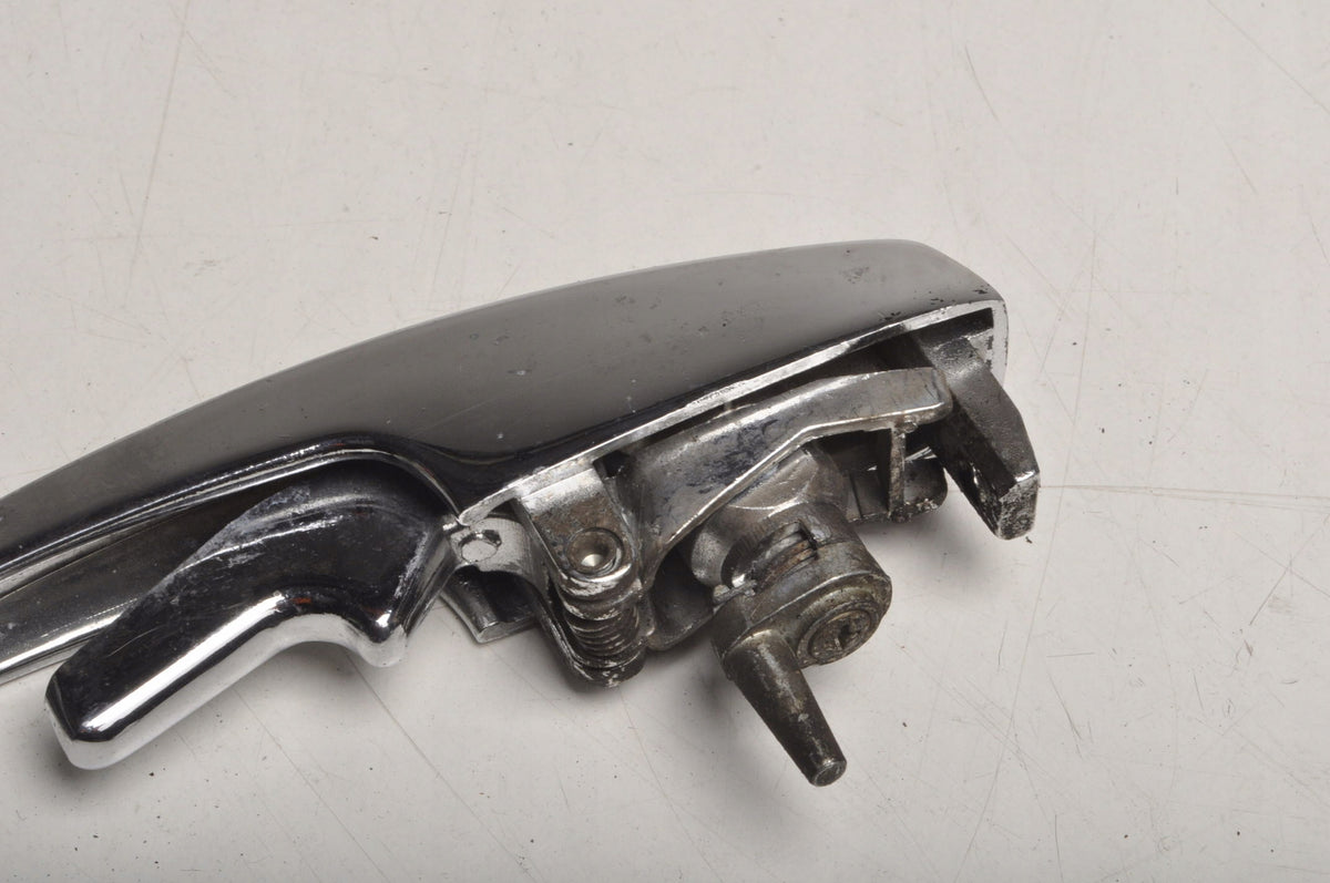 VOLKSWAGEN BEETLE 1300 DOOR HANDLE EXTERIOR LEFT FRONT