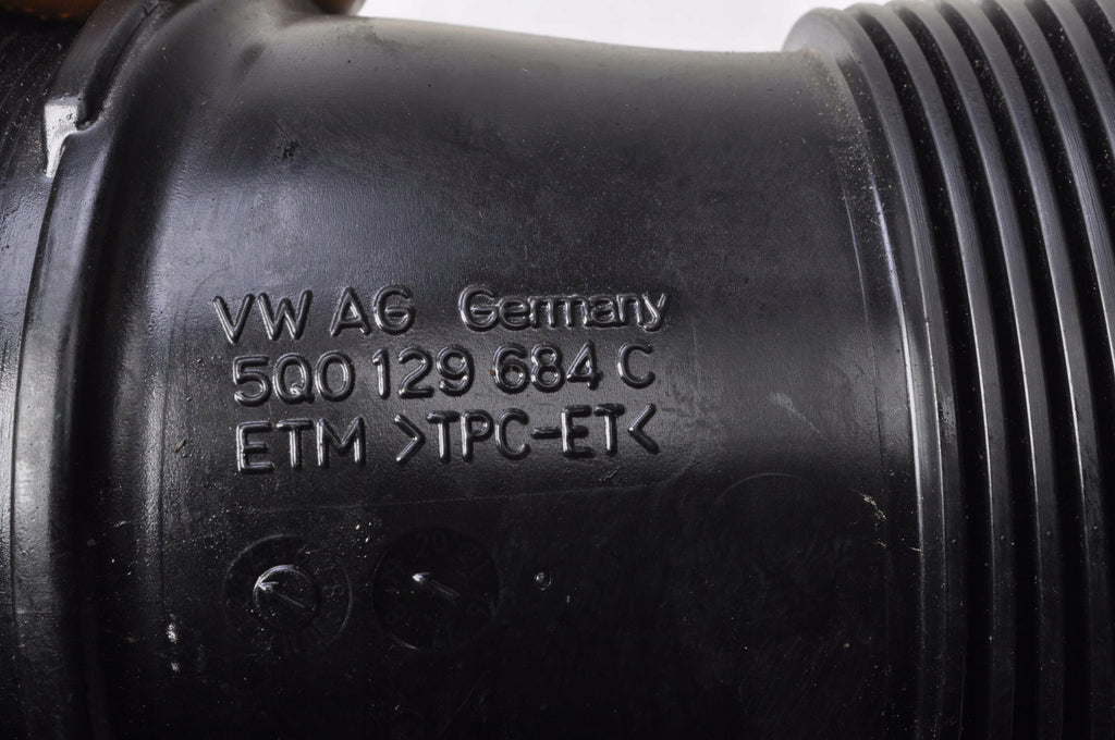 VOLKSWAGEN GOLF VII 1.5 TSI AIR RESONATOR 05E129656F