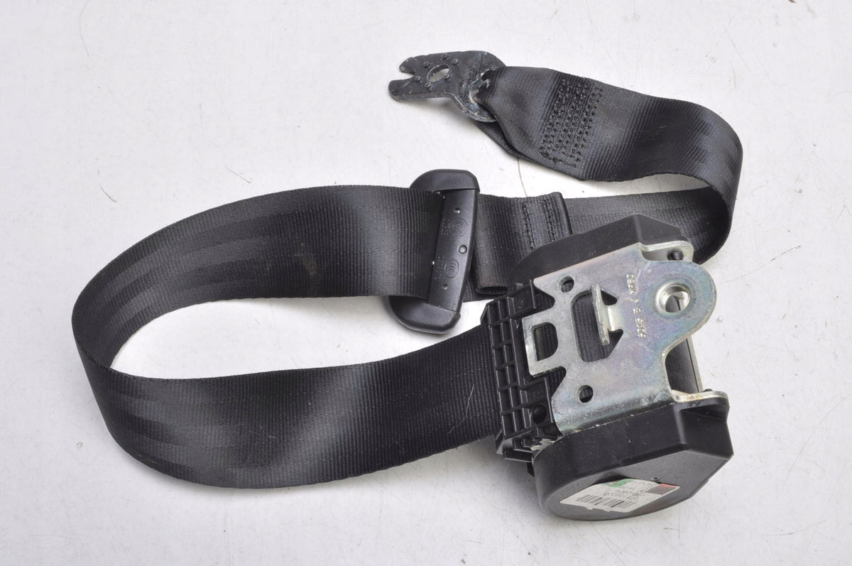 VOLKSWAGEN GOLF VII SEAT BELT LEFT REAR 2 ROW 5G0857805RAA