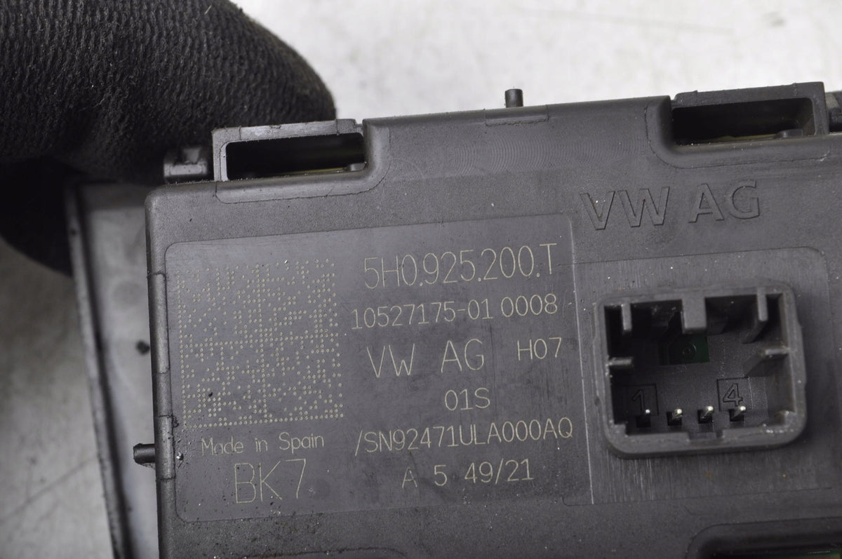 VOLKSWAGEN GOLF VIII EMERGENCY LIGHT SWITCH 5H0925200T