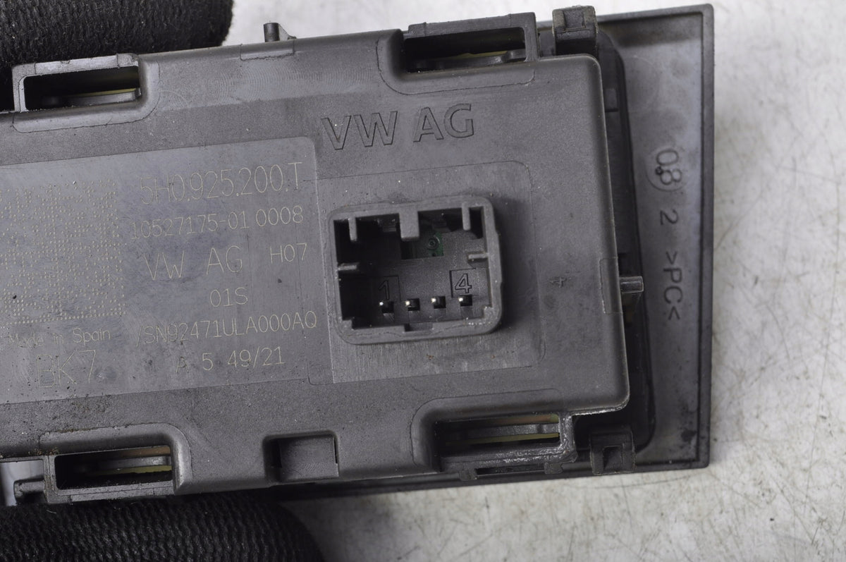 VOLKSWAGEN GOLF VIII EMERGENCY LIGHT SWITCH 5H0925200T