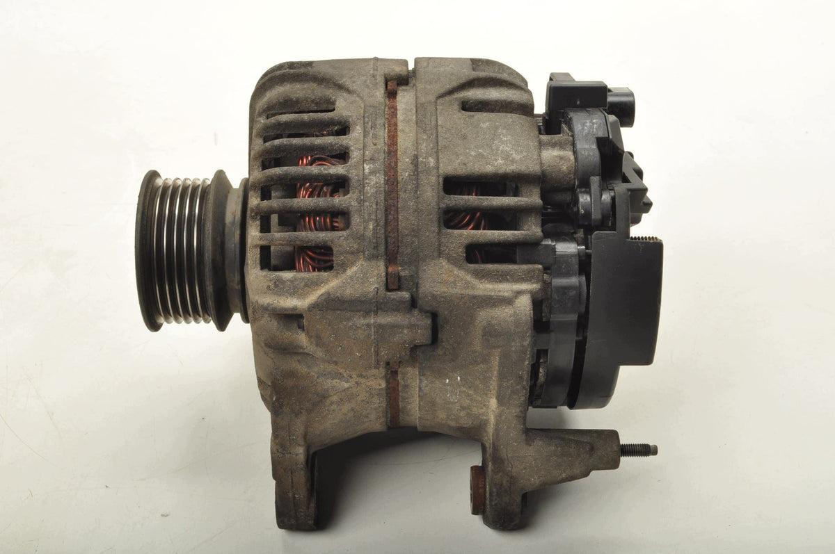 VOLKSWAGEN NEW BEETLE 2.0 B ALTERNATOR 038903018A